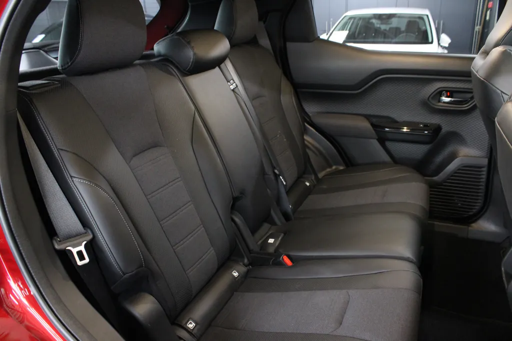 Suzuki e Vitara Style 61 kWh / Stoel + Stuurverwarming / 360° Camera / Navigatie /