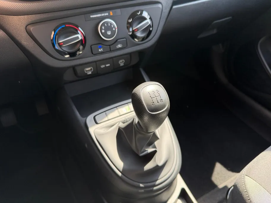 Hyundai i10 1.0 Comfort 63PK | Navigatie | Achteruitrijcamera | Parkeersensoren achter | Airco | Apple Carplay & Android Auto |