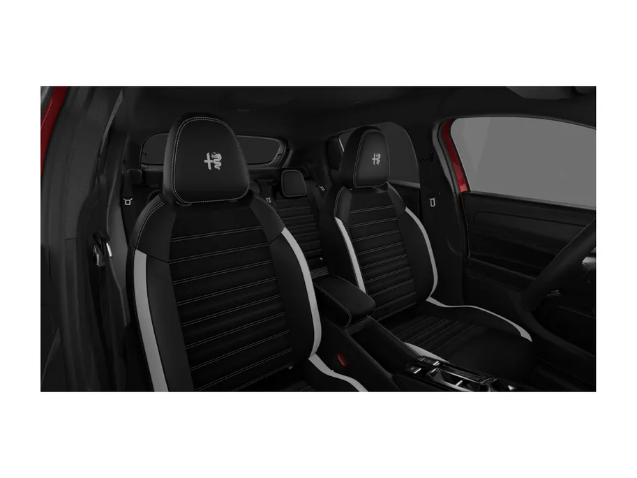 Alfa Romeo Junior Ibrida Sport Speciale Automaat