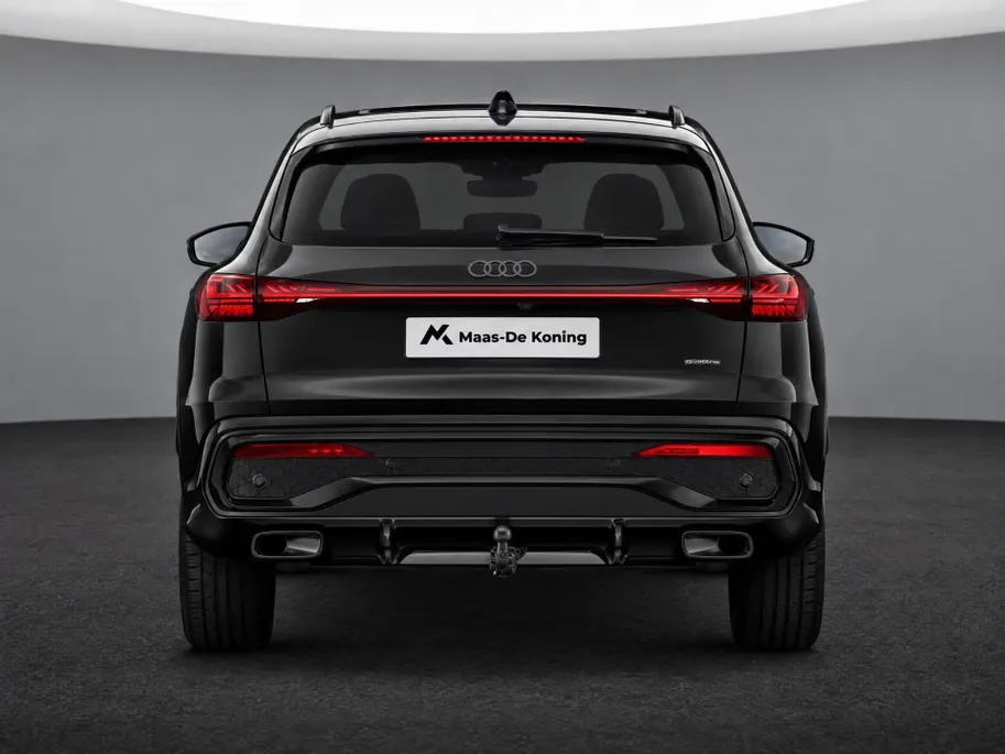 Audi Q5 e-hybrid quattro S edition Competition 367 PK · Tech pro · Glazen panoramadak · B&O premium 3D