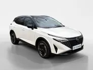 Nissan QASHQAI 1.3 MHEV Xtronic N-Connecta Apple Carplay/Android Auto , airco (automatisch) , cruise control adaptief met Stop&Go en stuurhulp , elektrisch bedienbare achterklep met sensorsturing , navigatiesysteem , panoramadak , voorstoelen verwarmd en stuur , rondomz