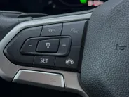 Volkswagen Golf 1.0 eTSI Life Business | CARPLAY | STOELVERWARMING | PARKEERSENSOREN | LICHTMETALEN VELGEN |