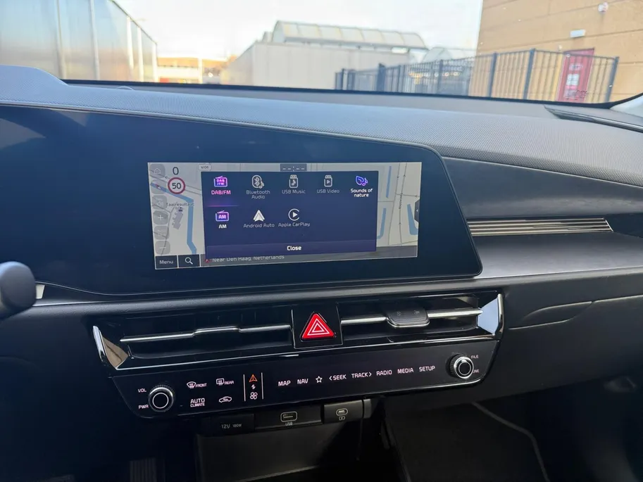 Kia Niro 1.6i Hybrid DynamicLine | Zeer nette auto | Cruise Control Adaptief | LM Velgen 16 ' | Carplay | File Assistent | Camera | Metallic lak | Fabrieksgarantie t/m 17-5-2032 | NAP