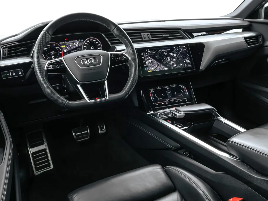 Audi Q8 Sportback e-tron 55 408pk Quattro S Edition 115 kWh · SOH 95,1% · Panoramadak · Luchtvering · Leder · 360 Camera · Elek. Voorstoelen · EXTRA INRUILKORTING ·