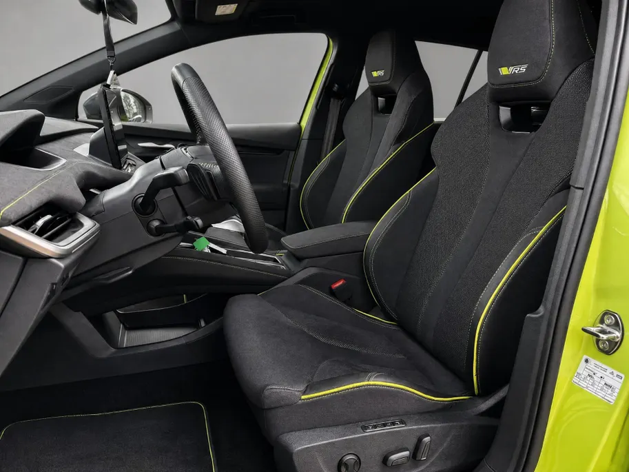 Škoda Elroq 85X RS 250kW/340 PK 4x4 Elektrische aandrijving | Business upgrade pakket - advanced | 21' inch velgen Vision | Trekhaak wegklapbaar | 2500,- inruilvoordeel!!