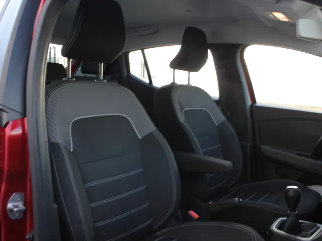 Dacia Sandero 1.0 TCe 90 PK LPG G3 Expression | Trekhaak | Camera achter | Airco | 12V aansluiting in kofferbak | Dode hoe detectie |