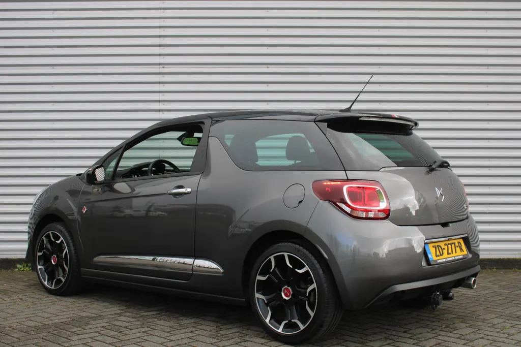 DS DS 3 1.2 PureTech Performance Line | Automaat | Navi | Trekhaak | Clima | 17' LM Velgen | Camera |