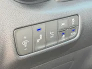Hyundai Kona EV Premium 64 kWh HEAD UP DISPLAY | LEDEREN BEKLEDING | 455 KM ACTIERADIUS | ACC | DODEN HOEK DETECTIE | 12 MAANDEN BOVAG GARANTIE