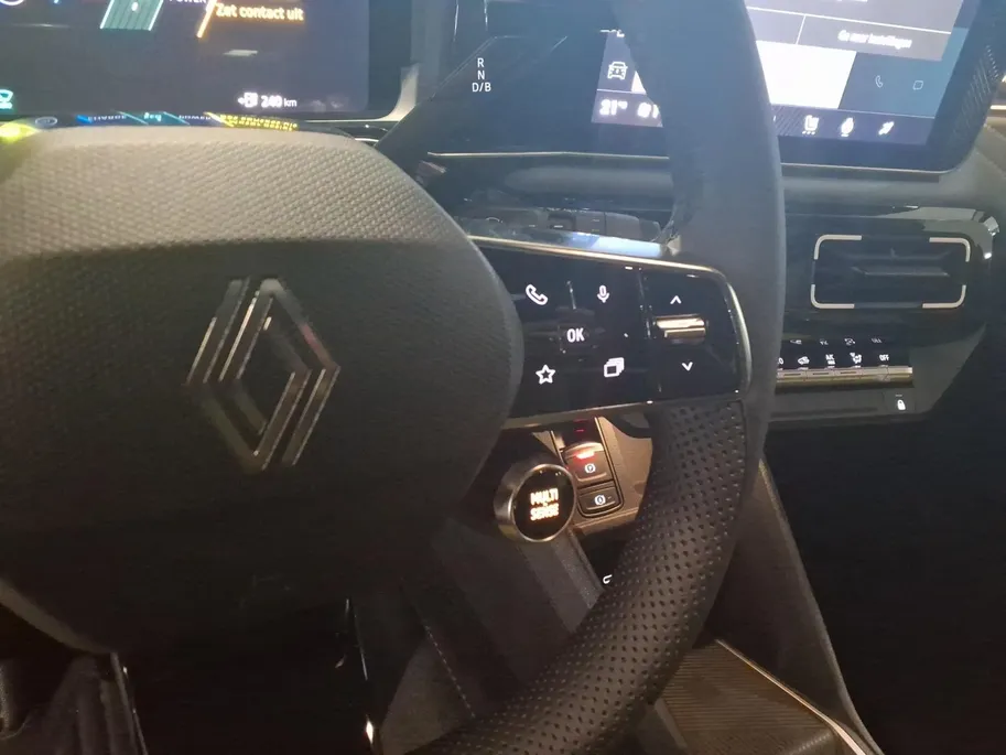 Renault 5 urban range iconic cinq 40 kWh nu 1.600,- voorraad korting | Harman Kardon | Carplay | Stoel-stoelverwarming | Camera |