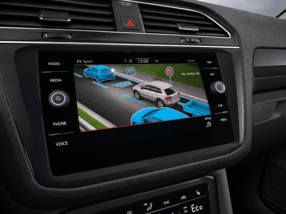 Volkswagen Tiguan 1.4 TSI eHybrid 245pk DSG Life Business · Camera · Apple/Android Car Play · Wegklapbare Trekhaak · Stoelverwarming · Navigatie · P-Sensoren · 18'' Inch ·