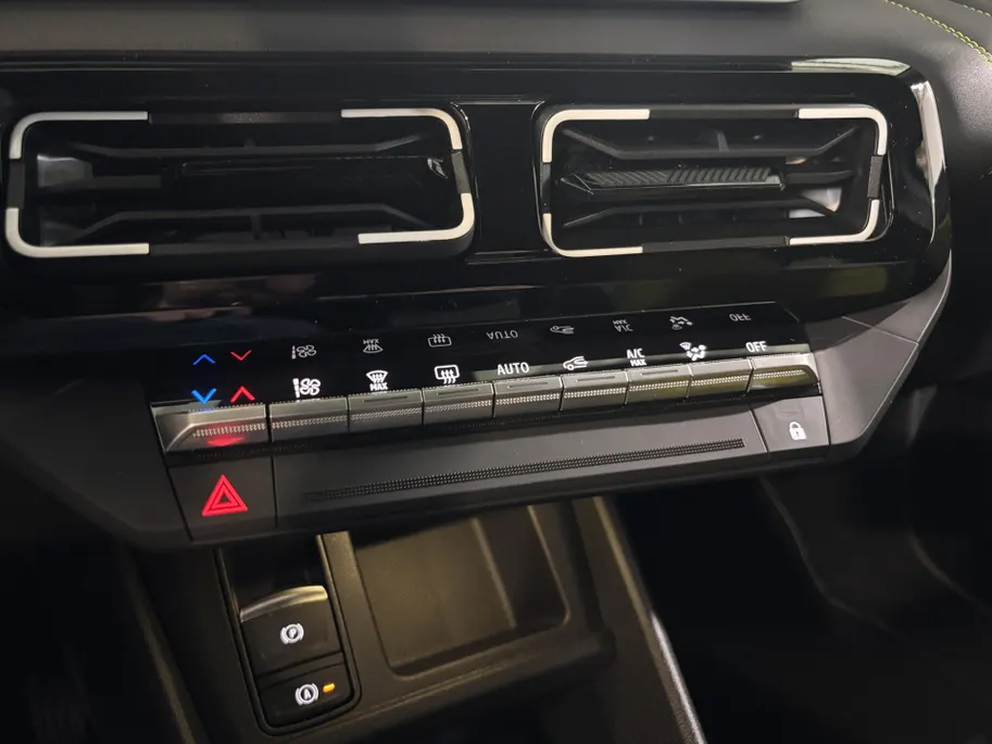 Renault 5 Comfort Range Iconic Cinq 52 kWh Automaat | DEMO | Harman Kardon Audio | Camera | Blind Spot Warning | Adaptive Cruise Control | Climate Control | Apple CarPlay/Android Auto | Digital Cockpit |