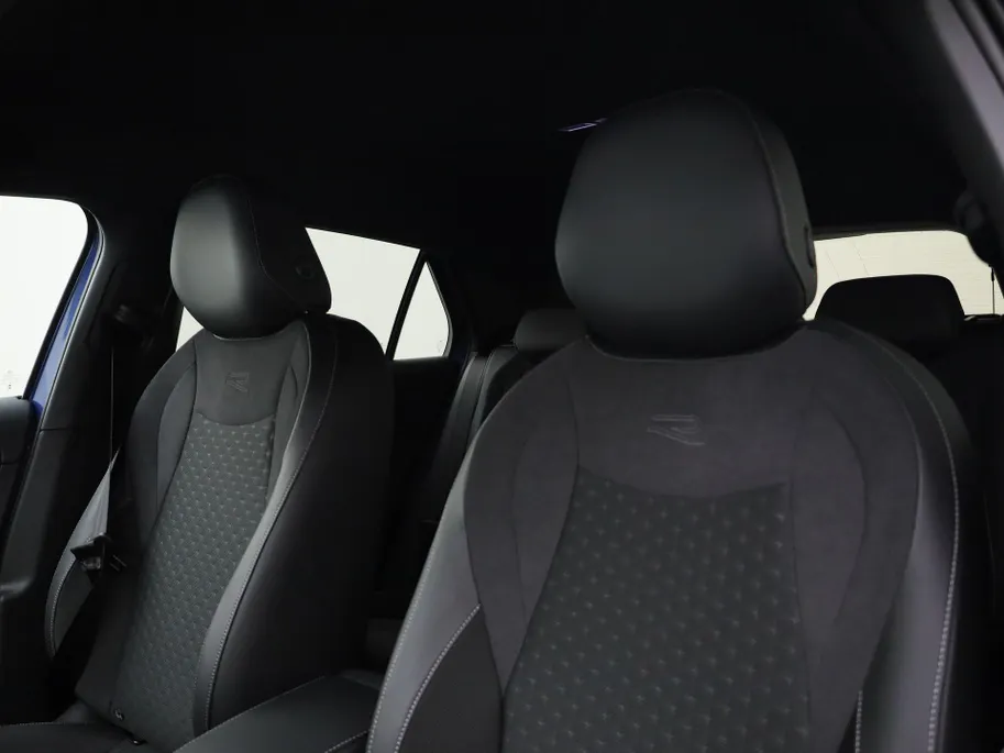 Volkswagen T-Roc 1.5eTsi/150PK R Line First Edition Black Style DSG · Navigatie · 360°Camera + Parkeersensoren · Stoel- & stuurverwarming · Garantie t/m 28-11-2027 · EXTRA INRUILKORTING