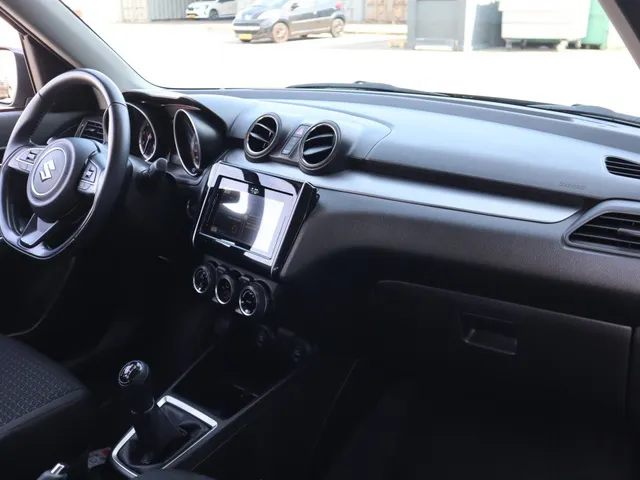 Suzuki Swift 1.2 Style Smart Hybrid AdaptiveCruise | Carplay | Keyless VERKOCHT