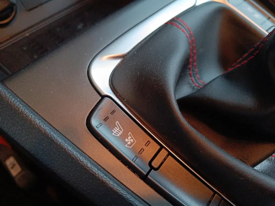 Hyundai Kona 1.0 T-GDI N Line | Trekhaak | Navigatie | Elektrische bestuurdersstoel | Stoelverwarming |