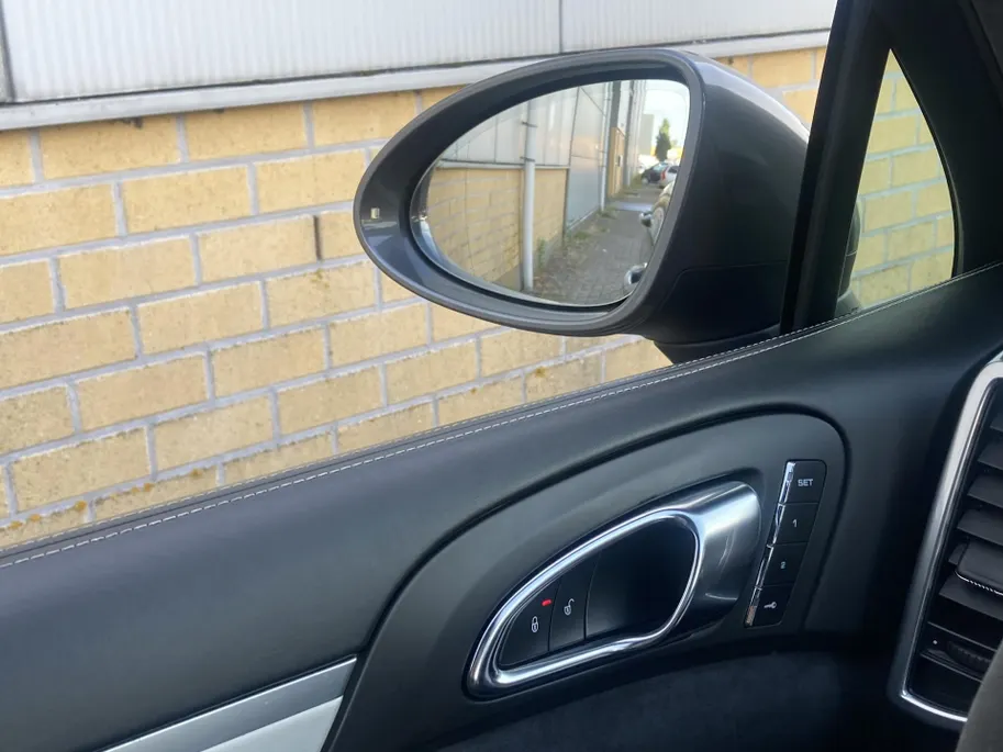 Porsche Cayenne 3.6 GTS 441 pk automaat Panoramadak - Alcantara Leder - Navigatie - Bose Audio - 21inch LM  - volledig onderhouden