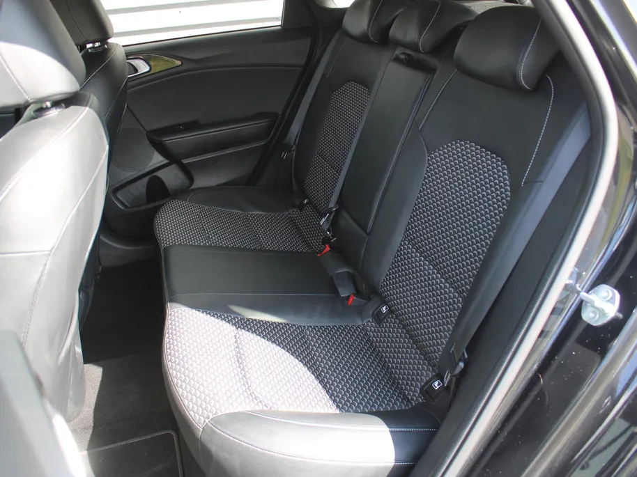 Kia Ceed 1.5 T-GDi DCT7 DynamicPlusLine | BTW Auto | Automaat | Keyless | Stoel verwarming | Navi | Camera | Adap. Cruise |