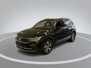 Volkswagen Tiguan 1.4 TSI eHybrid 245pk DSG Life Business · Camera · Inklap. Trekhaak · Stuur- & Stoelverwarming · Parkeerassistent · Apple/Android Car Play ·