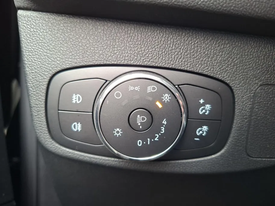 Ford Focus Wagon 1.0 EcoBoost Hybrid Titanium 155PK Automaat | NL-Auto | Adaptieve Cruise Control | Winter Pack | BLIS | Privacy Glass | Camera | Apple Carplay&Android Auto | 17' Lichtmetaal |