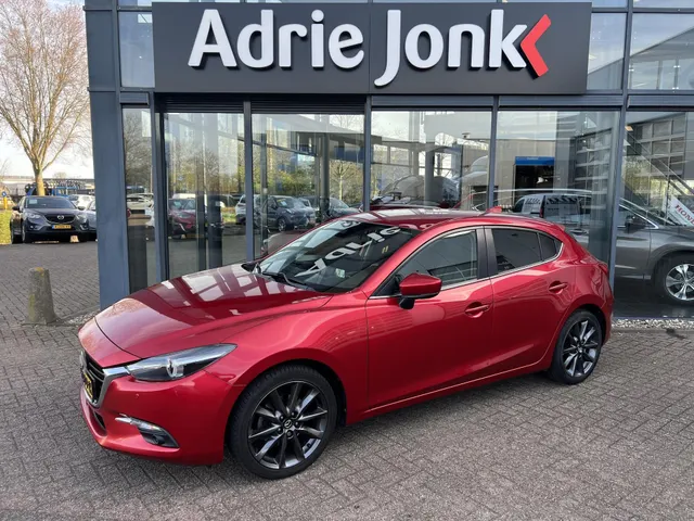 Mazda 3 2.0 SkyActiv-G 120 GT-M AUTOMAAT | TREKHAAK | 18' LM VELGEN | CAMERA | STOEL- en STUURVERWARMING | LEDER | Bose AUDIO | NED.AUTO | DEALER ONDERHOUDEN |