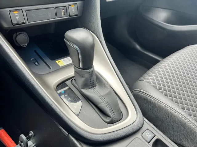 Mazda 2 Hybrid 1.5 Select AUTOMAAT | TREKHAAK | FULL HYBRID | A.CAMERA | HEAD-UP DISPLAY | STOEL- en STUURVERWARMING | APPLE CARPLY/ANDROID AUTO |