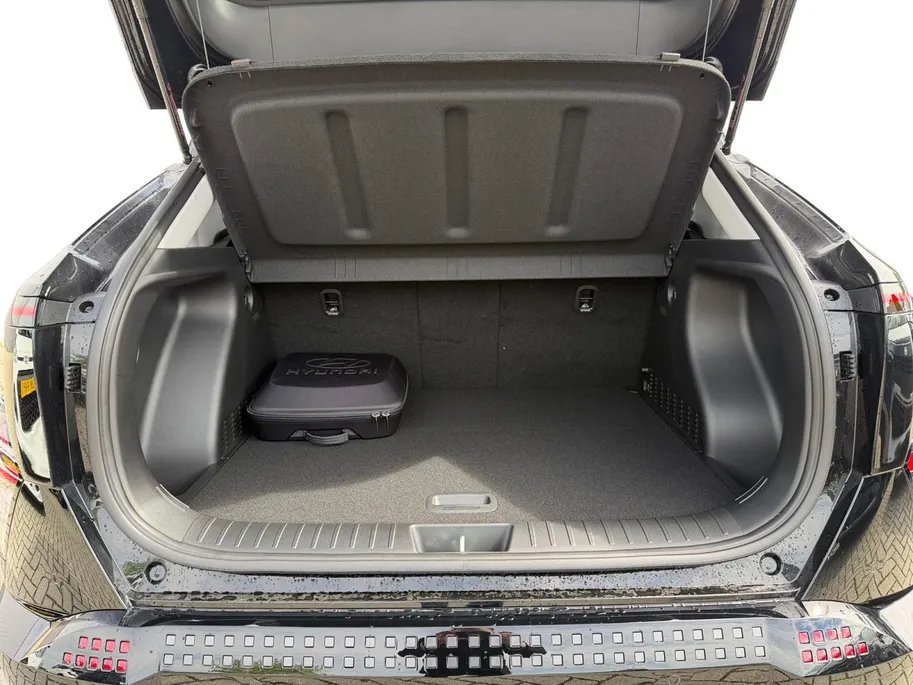Hyundai Kona Electric Long Range Pure Edition 64.8 kWh | SUPER GAVE ACTIE, NU TOT €1.500,- KORTING | OP=OP | IN DIVERSE KLEUREN |