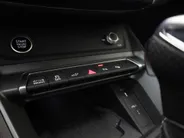 Audi Q3 Sportback 45 TFSIe 180kW/245PK S Line · Panoramadak · Trekhaak · Sonos soundsystem · Garantie t/m 04-04-2029 of 100000km.