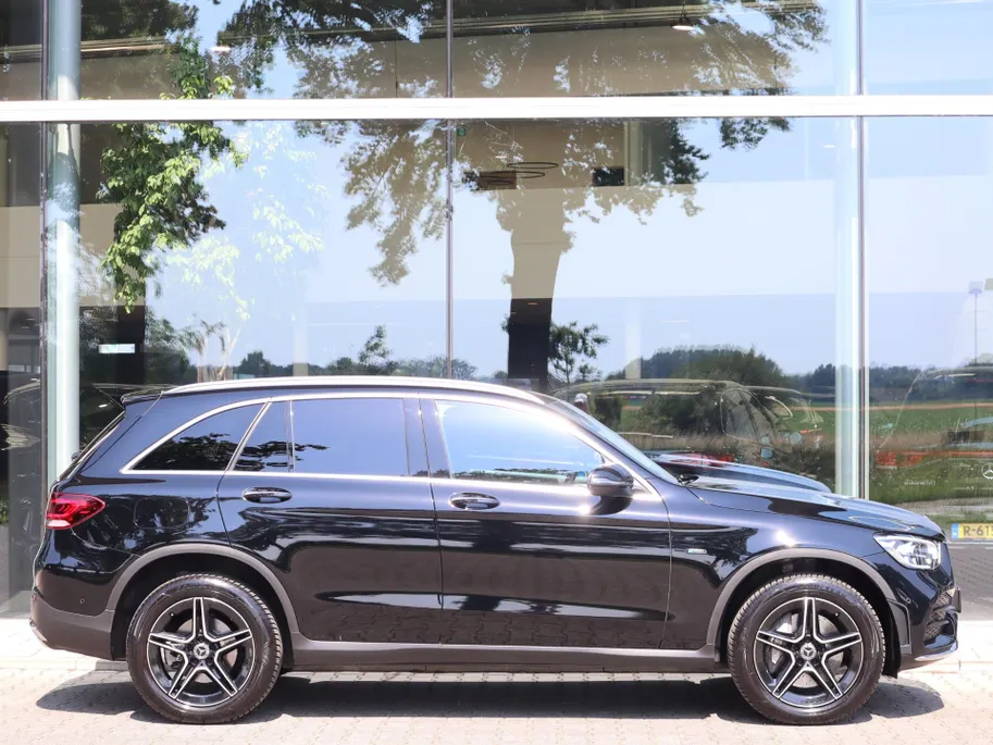 Mercedes-Benz GLC 300e 4MATIC Business Solution AMG l Keyless l Achteruitrij camera l Stoelverwarming