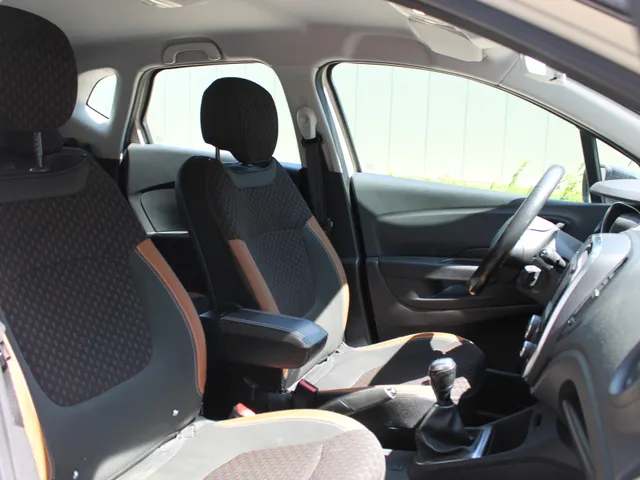Renault Captur 0.9 TCe Intens | navigatie | trekhaak | climate control