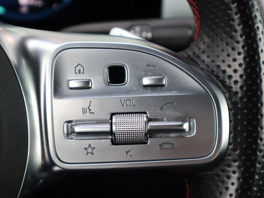 Mercedes-Benz GLA 250 e AMG Line l Trekhaak l Panoramadak l Keyless l Stoelverwarming l Memory
