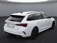 Škoda Octavia Combi 1.4TSI/245PK iV PHEV RS DSG · Panoramadak · Camera · Stoel + achterbank verwarmd · Canton Audio · Apple/Android Car Play ·