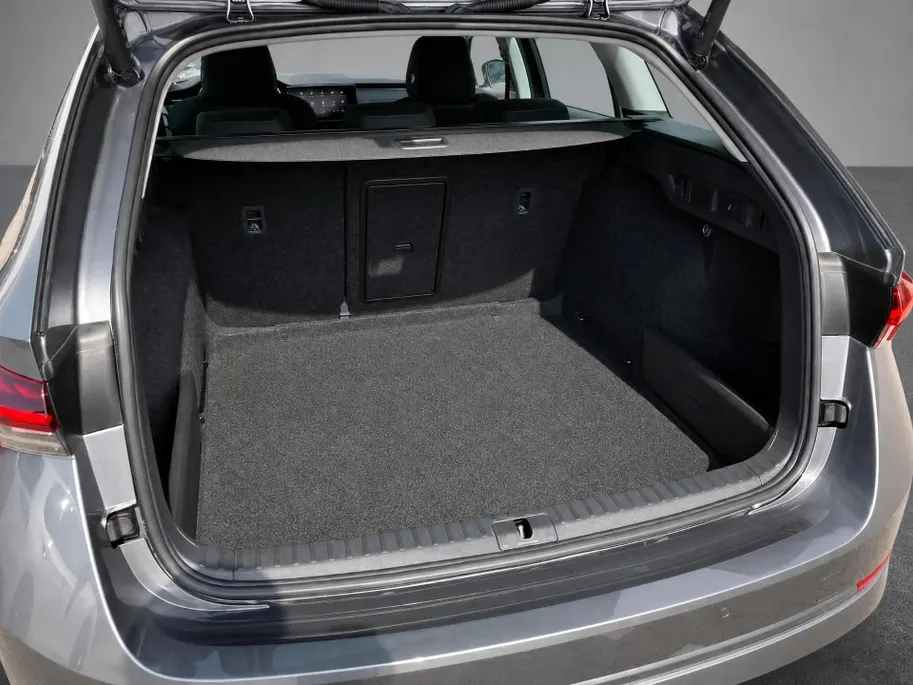 Škoda Octavia Combi 1.5e-TSI/150PK Business Edition Plus · Navigatie · Apple/Android Car Play · Camera + Parkeersensoren · Stoelverwarming ·