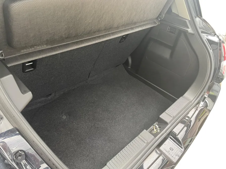 Suzuki Swift 1.2 Select Smart Hybrid | 16' lichtmetalen velgen | Apple CarPlay® & Android Auto™ | Stoelverwarming vóór | Adaptive Cruise Control (ACC) |