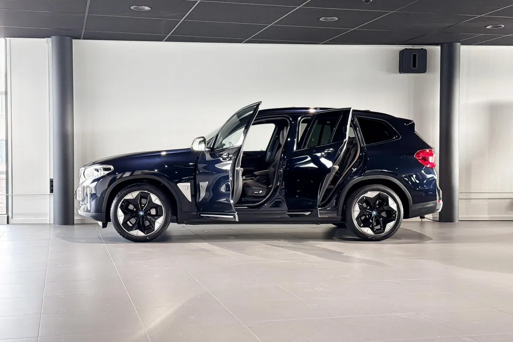 BMW iX3 High Executive 80 kWh