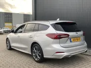 Ford Focus 1.0 EcoBoost Hybrid 125 pk ST Line Wagon SYNC4  Groot Navigatie touchscreen -Winter Pack-Parkeersensoren voor en achter