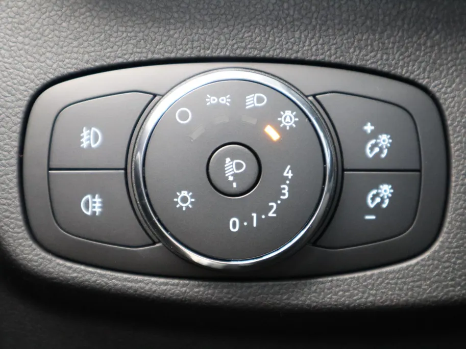 Ford Focus Wagon 1.0 EcoBoost Hybrid Titanium X | NL Auto | Winterpack | Climate Control | Camera | Pakeersensoren | Navigatie | DAB+ | B&O Audio | AGR-Bestuurdersstoel | Draadloze Apple Carplay&Android Auto |