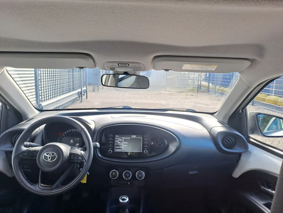 Toyota Aygo X 1.0 VVT-i MT Play | Apple Carplay/Android Auto | Cruise control adaptief | Airco | DAB | Camera