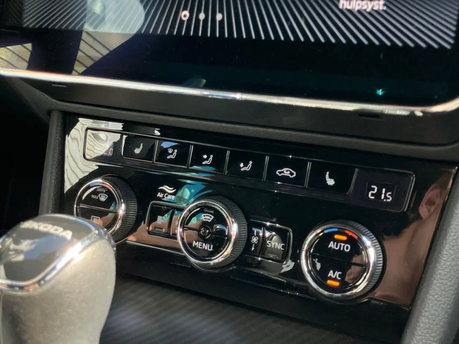Škoda Superb Combi 1.4e-hybrid 245PK Sportline Panoramadak · Trekhaak · 360°Camera + Parkeersensoren ·