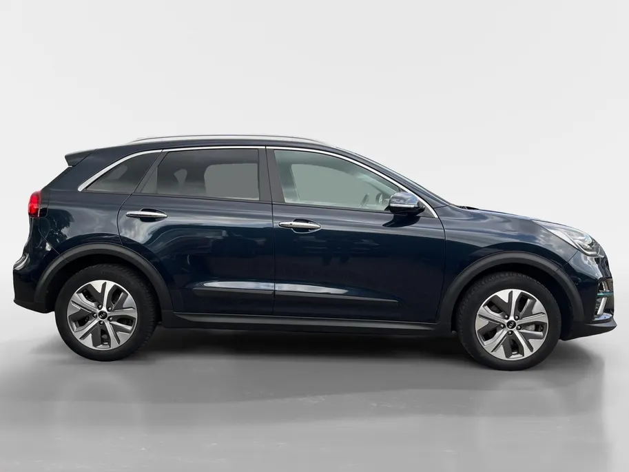 Kia e-Niro ExecutiveLine 64 kWh | Elektrische stoelverstelling | Stoelventilatie | JBL Audio systeem | Elektrisch schuifdak