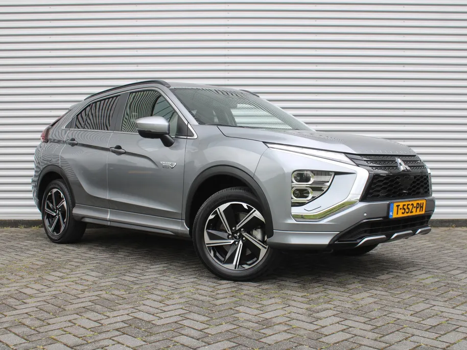 Mitsubishi Eclipse Cross 2.4 PHEV Executive | Trekhaak | 18' LM | 360 Camera | Navi | Cruise adapt. | Elek. stoelverstelling | Leer/Alcantara | Stuur-/stoelverwarming | LED |