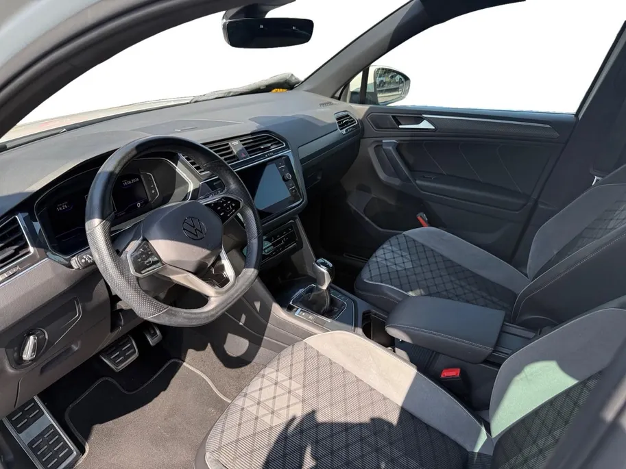 Volkswagen Tiguan 1.5 TSI R-Line Business+ | Automaat | Cruise Control | Climate Control | Digital Dashboard | Stoelverwarming | Stuurverwarming | Navigatie | Parkeersensoren |