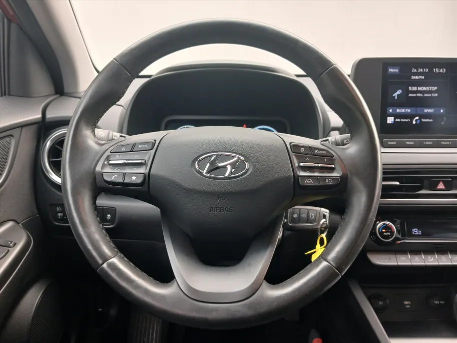 Hyundai Kona Automaat Comfort+ / Navigatie via Carplay / Stoel en stuurverwarming! /