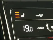 Volkswagen T-Roc 1.5 TSI R-Line DSG Automaat | IQ Light | Elektrische Achterklep | Winterpakket