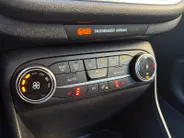 Ford Fiesta 1.0 EcoBoost Hybrid Titanium | Winterpack | Apple Carplay/Android Auto | Cruise Control | Keyless Entry | Parkeersensoren Achter |