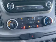 Ford Transit 350 2.0 TDCI 130 pk L3H2 Trend Navigatie - Apple Carplay/ Android Auto - Achteruitrijcamera - laadruimtebescherming
