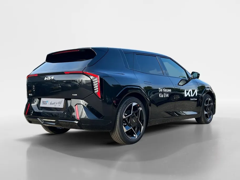 Kia EV4 Hatchback GT-PlusLine 81.4 kWh | Schuif/kanteldak | Lederen bekleding | 360 Graden camera | Head up display | Elektrische achterklep | Elektrische stoel verstelling met geheugen | Stoel verwarming + ventilatie voor | Dodehoek camera | Draadloze oplader | 