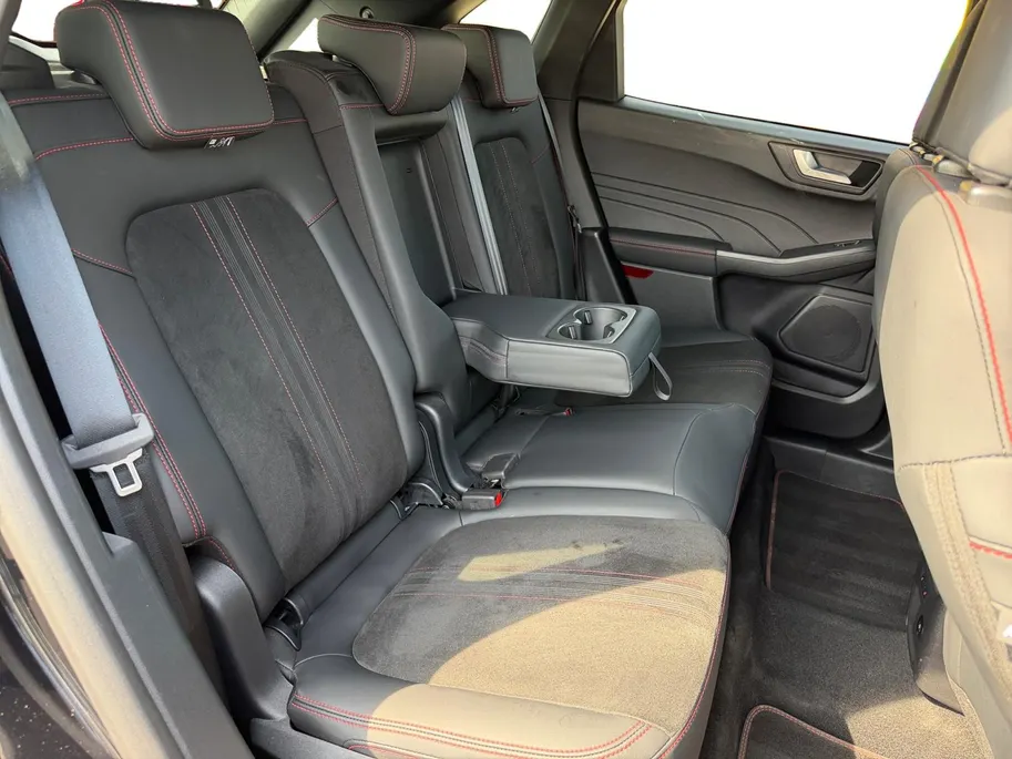 Ford Kuga 2.5 PHEV ST-Line X | Dealer Onderhouden | Garantie tot 11-02-2028 | Pano Dak | 360 Graden Camera | Adapt. Cruise Control | BLISS | Winter Pakket | B&O Audio | Electrische Achterklep