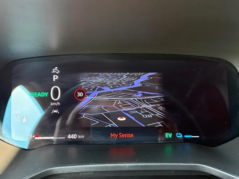 Renault Clio 1.6 E-Tech Full Hybrid 145 techno Apple Carplay/Android Auto , navi , camera , tel , lm velgen , parkeersensoren .