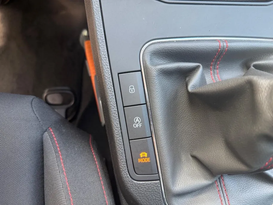 SEAT Ibiza 1.0 TSI FR Business Intense | Camera | Parkeersensoren | Apple Carplay & Android Auto | Cruise & Climate Control | Navigatie | 12 Maanden BOVAG Garantie