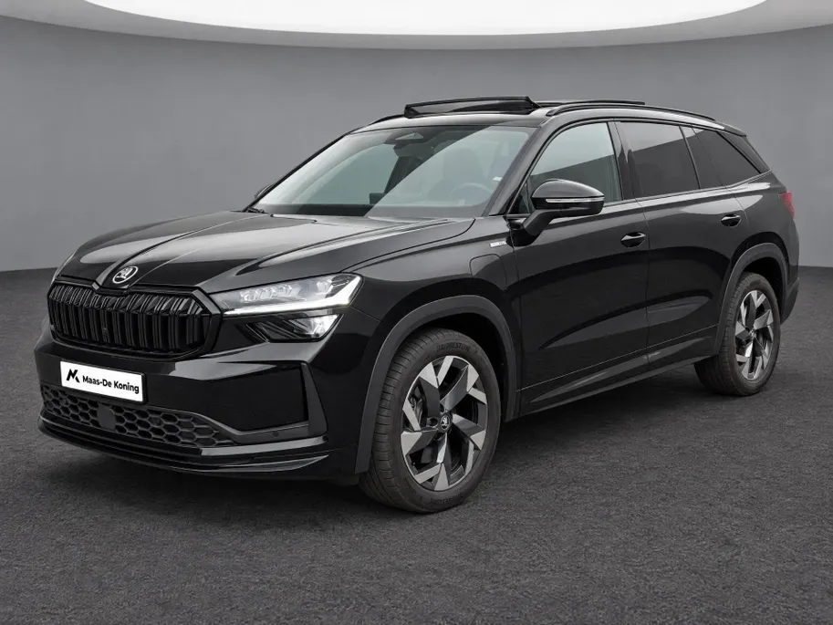 Škoda Kodiaq 1.5 TSI PHEV 204pk DSG Sportline Business · Panoramadak · Inklap. Trekhaak · Camera · Keyless · Matrix LED · Stuur- & Stoelverwarming · Garantie t/m 22-06-2030 of 100.000km