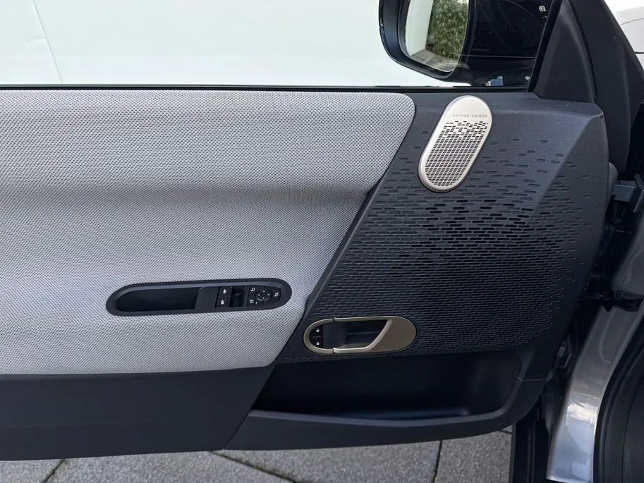 MINI Cooper 3-deurs Electric Cooper E Favoured L 40.7 kWh